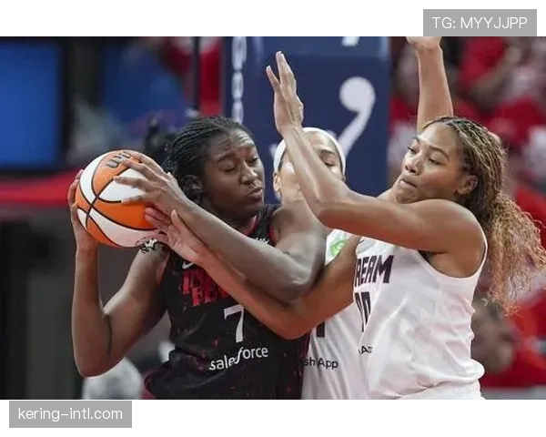 印第安纳狂热结束连败，阿莉娅·波士顿与凯尔西·米切尔合砍52分